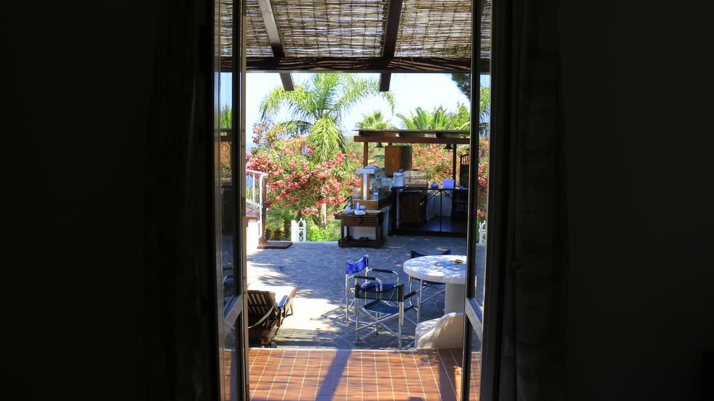 Cala Cavone Guest House Ponza Ngoại thất bức ảnh