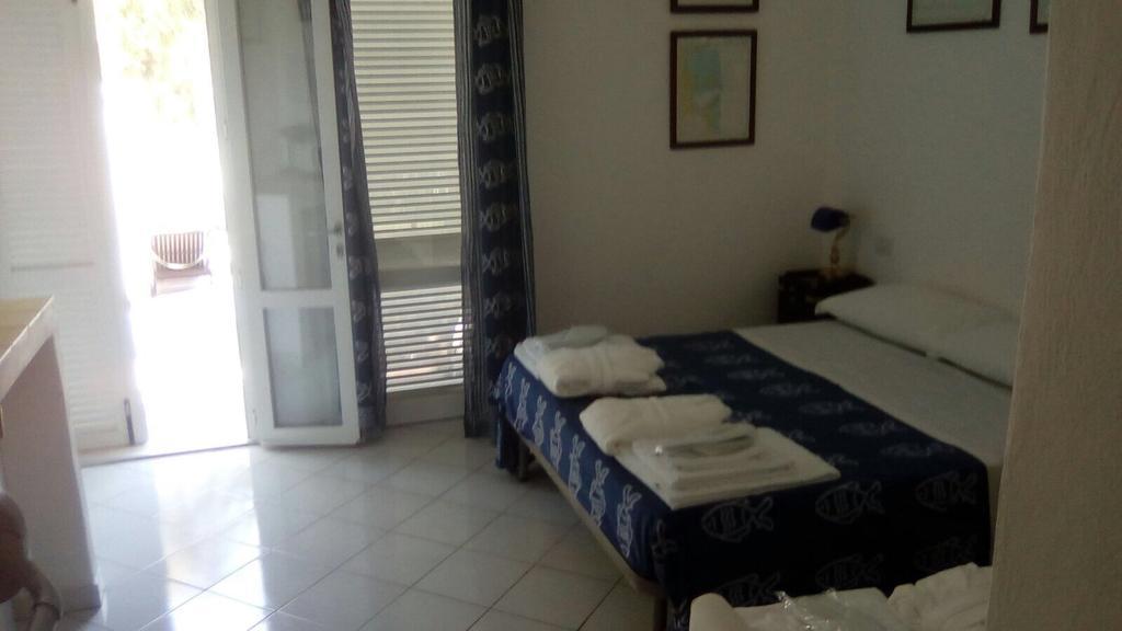 Cala Cavone Guest House Ponza Ngoại thất bức ảnh