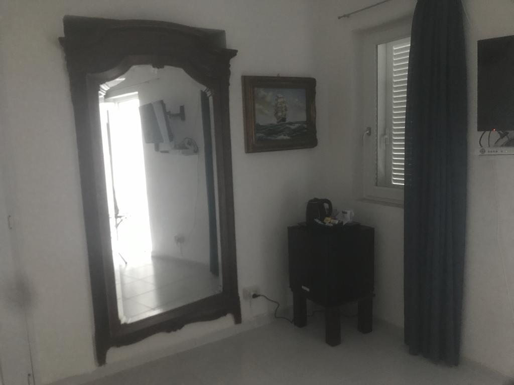 Cala Cavone Guest House Ponza Ngoại thất bức ảnh
