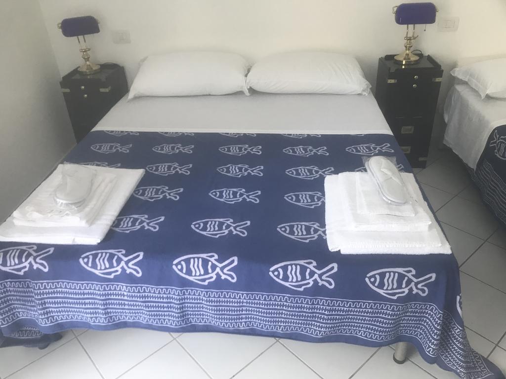 Cala Cavone Guest House Ponza Ngoại thất bức ảnh